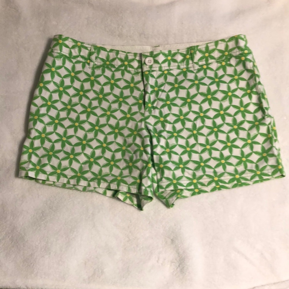 Lilly Pulitzer shorts with cute daisy print